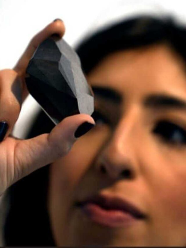 cropped-rarest-black-diamond-in-the-world.jpeg